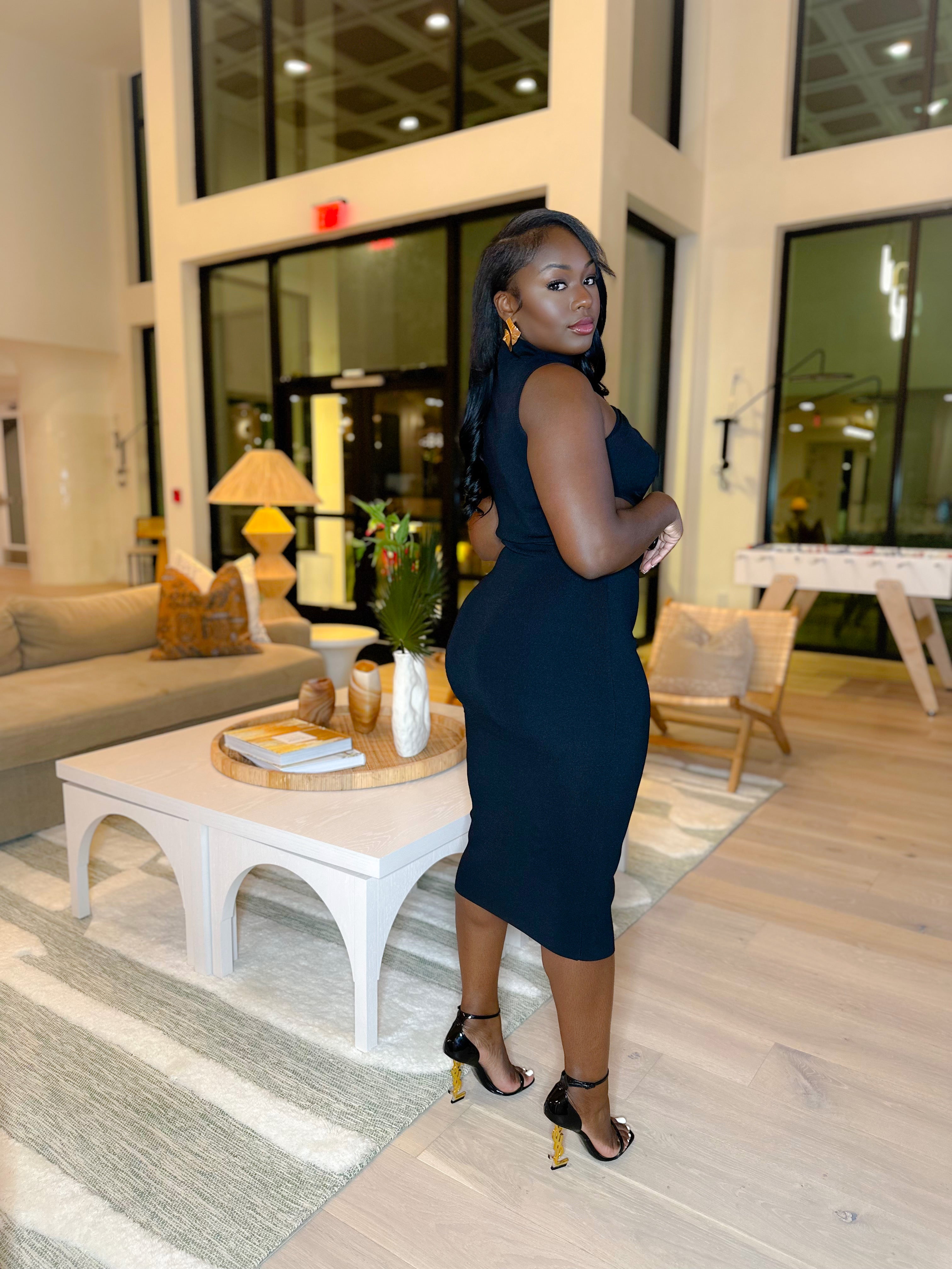 PLOT TWIST MIDI DRESS (BLACK)